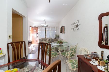 Sala de casa à venda com 3 quartos, 160m² em Jardim Jussara, São Paulo