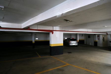 Garagem de apartamento para alugar com 1 quarto, 55m² em Cruzeiro, Belo Horizonte