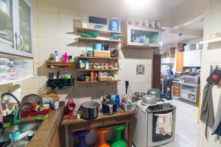 Apartamento à venda com 108m², 3 quartos e sem vagaCozinha e Área de Serviço
