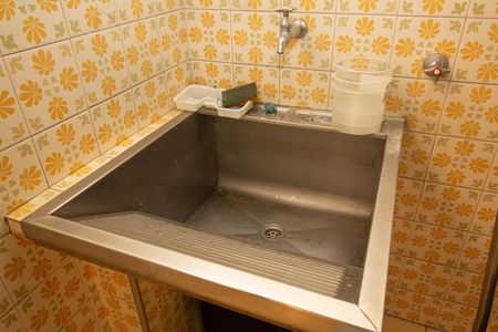 Área de Serviço de casa para alugar com 3 quartos, 290m² em Vila Mangalot, São Paulo