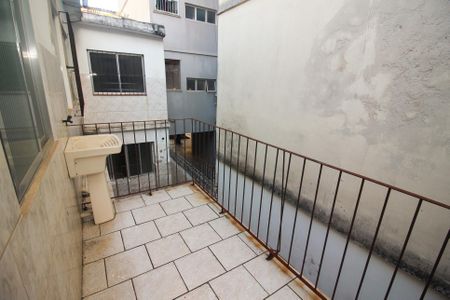 Casa à venda com 300m², 12 quartos e 1 vaga Casa à venda com 300m², 12 quartos e 1 vagaSacada da Área de Serviço
