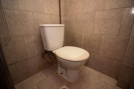 Casa à venda com 300m², 12 quartos e 1 vaga Casa à venda com 300m², 12 quartos e 1 vagaBanheiro da Suíte 2