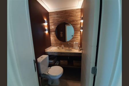 Apartamento à venda com 128m², 3 quartos e 4 vagas Apartamento à venda com 128m², 3 quartos e 4 vagasBanheiro