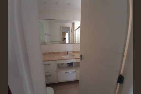Apartamento à venda com 128m², 3 quartos e 4 vagas Apartamento à venda com 128m², 3 quartos e 4 vagasBanheiro