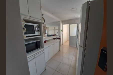 Apartamento à venda com 128m², 3 quartos e 4 vagas Apartamento à venda com 128m², 3 quartos e 4 vagasCozinha