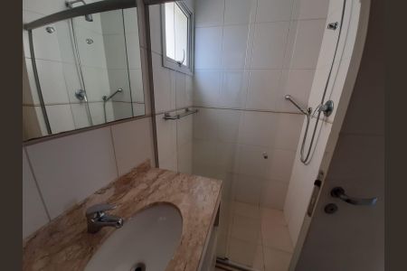 Apartamento à venda com 128m², 3 quartos e 4 vagas Apartamento à venda com 128m², 3 quartos e 4 vagasBanheiro