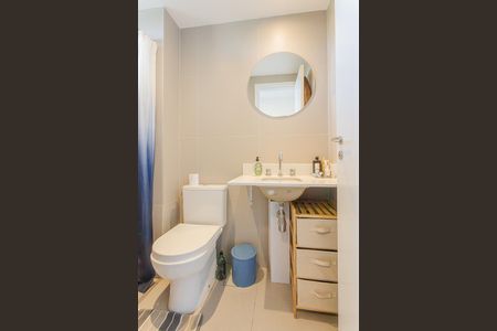 Banheiro da Suíte 1 de apartamento para alugar com 2 quartos, 80m² em Vila Madalena, São Paulo