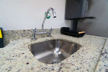 Cozinha de kitnet/studio à venda com 1 quarto, 24m² em Vila Guarani (zona Sul), São Paulo