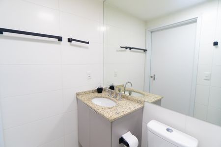 Banheiro de kitnet/studio à venda com 1 quarto, 24m² em Vila Guarani (zona Sul), São Paulo