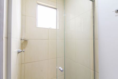Banheiro de apartamento à venda com 2 quartos, 45m² em Olaria, Canoas