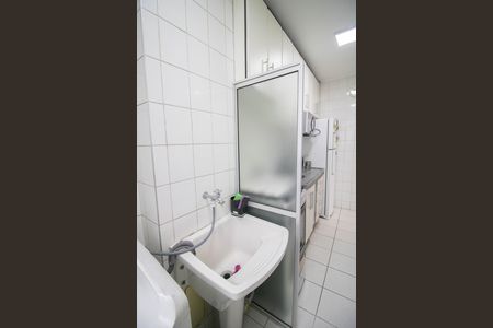 Apartamento para alugar com 55m², 3 quartos e 1 vaga Apartamento para alugar com 55m², 3 quartos e 1 vagaCOZINHA E ÁREA DE SERVIÇO