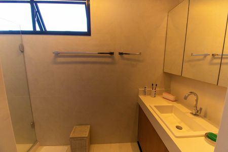 Apartamento para alugar com 140m², 3 quartos e 2 vagas Apartamento para alugar com 140m², 3 quartos e 2 vagasBanheiro da Suíte