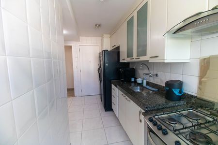 Apartamento para alugar com 140m², 3 quartos e 2 vagas Apartamento para alugar com 140m², 3 quartos e 2 vagasCozinha e Área de Serviço
