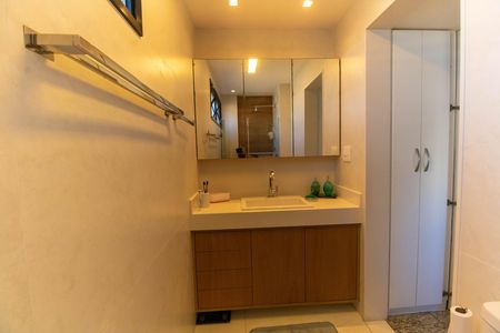 Apartamento para alugar com 140m², 3 quartos e 2 vagas Apartamento para alugar com 140m², 3 quartos e 2 vagasBanheiro da Suíte