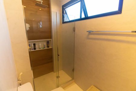 Apartamento para alugar com 140m², 3 quartos e 2 vagas Apartamento para alugar com 140m², 3 quartos e 2 vagasBanheiro da Suíte