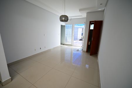Casa à venda com 160m², 3 quartos e 3 vagas