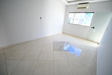 Casa à venda com 160m², 3 quartos e 3 vagas