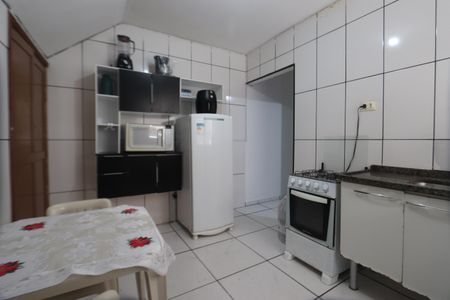 Cozinha de casa para alugar com 1 quarto, 28m² em Jardim Planalto, São Paulo
