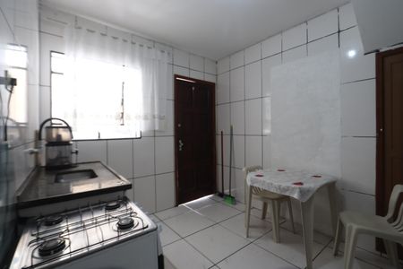 Cozinha de casa para alugar com 1 quarto, 28m² em Jardim Planalto, São Paulo