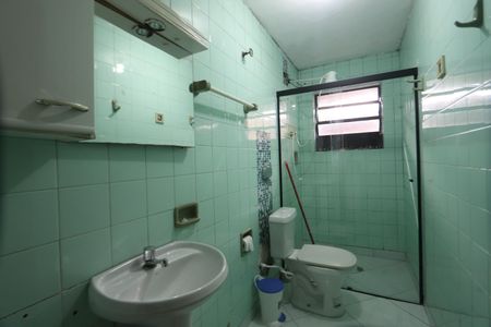 Banheiro de casa para alugar com 1 quarto, 28m² em Jardim Planalto, São Paulo