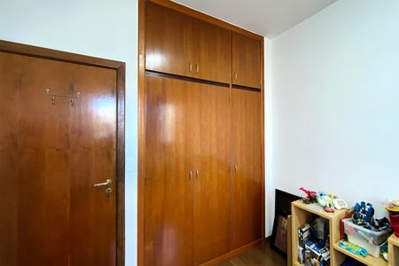 Apartamento à venda com 257m², 4 quartos e 2 vagas Apartamento à venda com 257m², 4 quartos e 2 vagasQuarto 3