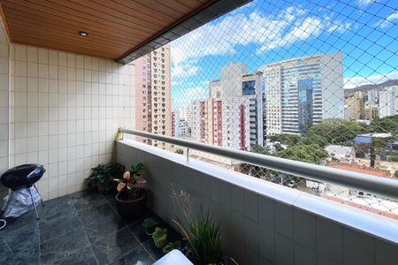 Apartamento à venda com 257m², 4 quartos e 2 vagas Apartamento à venda com 257m², 4 quartos e 2 vagasVaranda da Sala
