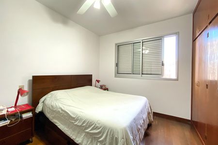 Apartamento à venda com 257m², 4 quartos e 2 vagas Apartamento à venda com 257m², 4 quartos e 2 vagasSuite