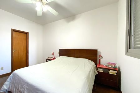 Apartamento à venda com 257m², 4 quartos e 2 vagas Apartamento à venda com 257m², 4 quartos e 2 vagasSuite