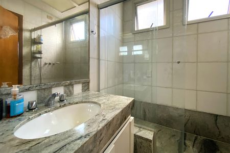 Apartamento à venda com 257m², 4 quartos e 2 vagas Apartamento à venda com 257m², 4 quartos e 2 vagasBanheiro da Suíte