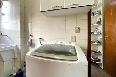 Apartamento à venda com 257m², 4 quartos e 2 vagas Apartamento à venda com 257m², 4 quartos e 2 vagasÁrea de Serviço