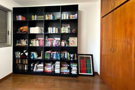Apartamento à venda com 257m², 4 quartos e 2 vagas Apartamento à venda com 257m², 4 quartos e 2 vagasQuarto 4