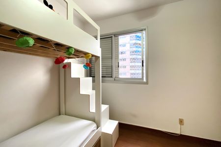 Apartamento à venda com 257m², 4 quartos e 2 vagas Apartamento à venda com 257m², 4 quartos e 2 vagasQuarto 2