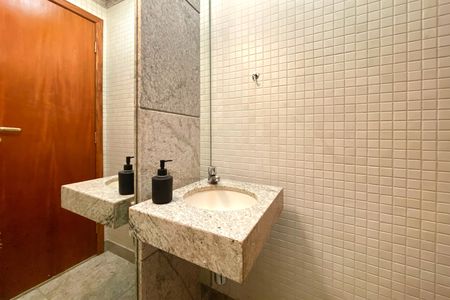 Apartamento à venda com 257m², 4 quartos e 2 vagas Apartamento à venda com 257m², 4 quartos e 2 vagasLavabo