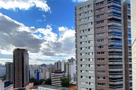 Apartamento à venda com 257m², 4 quartos e 2 vagas Apartamento à venda com 257m², 4 quartos e 2 vagasVista do Quarto 2