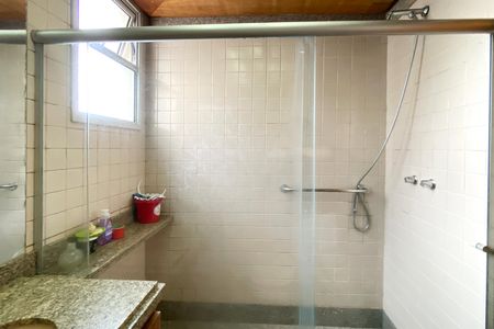 Apartamento à venda com 257m², 4 quartos e 2 vagas Apartamento à venda com 257m², 4 quartos e 2 vagasBanheiro social