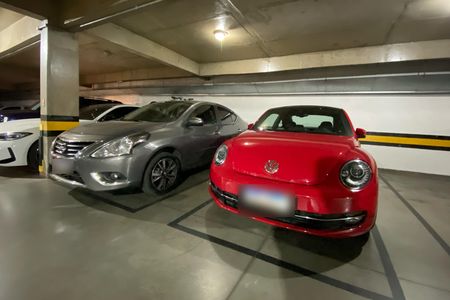 Apartamento à venda com 257m², 4 quartos e 2 vagas Apartamento à venda com 257m², 4 quartos e 2 vagasVagas