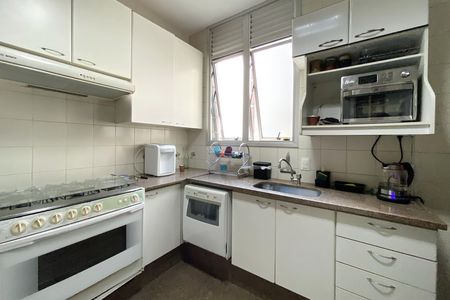 Apartamento à venda com 257m², 4 quartos e 2 vagas Apartamento à venda com 257m², 4 quartos e 2 vagasCozinha