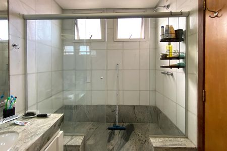 Apartamento à venda com 257m², 4 quartos e 2 vagas Apartamento à venda com 257m², 4 quartos e 2 vagasBanheiro da Suíte