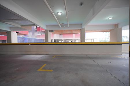 Garagem 1 de apartamento para alugar com 3 quartos, 139m² em Campinas, São José