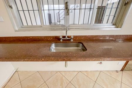 Casa à venda com 125m², 3 quartos e 2 vagas Casa à venda com 125m², 3 quartos e 2 vagasCozinha