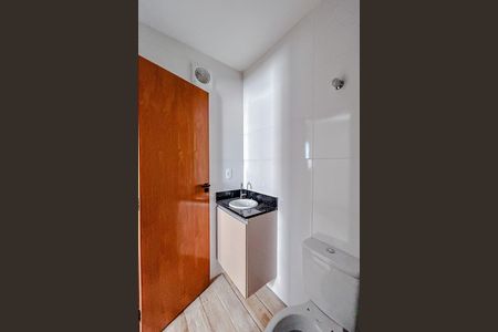 Banheiro de apartamento para alugar com 1 quarto, 30m² em Vila Carrão, São Paulo