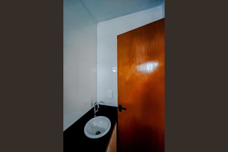 Banheiro de apartamento para alugar com 1 quarto, 30m² em Vila Carrão, São Paulo