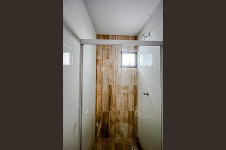 Banheiro de apartamento para alugar com 1 quarto, 30m² em Vila Carrão, São Paulo