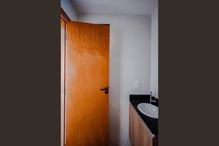 Banheiro de apartamento para alugar com 1 quarto, 30m² em Vila Carrão, São Paulo