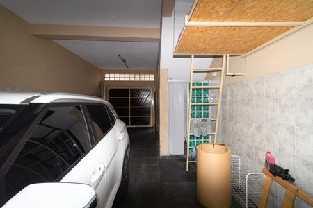 Garagem de casa à venda com 3 quartos, 180m² em Jardim Marília, São Paulo