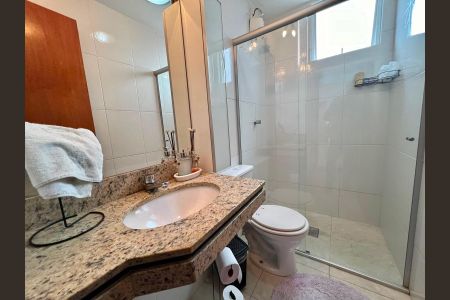 Apartamento para alugar com 100m², 3 quartos e 2 vagas Apartamento para alugar com 100m², 3 quartos e 2 vagasBanheiro social