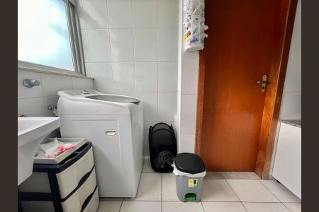 Apartamento para alugar com 100m², 3 quartos e 2 vagas Apartamento para alugar com 100m², 3 quartos e 2 vagasCozinha