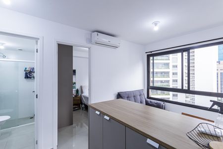 Sala de apartamento para alugar com 2 quartos, 56m² em Indianópolis, São Paulo
