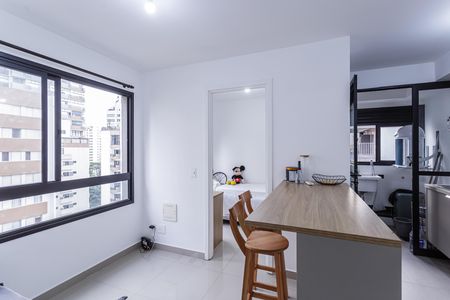 Sala de apartamento para alugar com 2 quartos, 56m² em Indianópolis, São Paulo