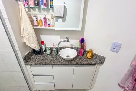 Banheiro de apartamento à venda com 2 quartos, 50m² em São João Climaco, São Paulo